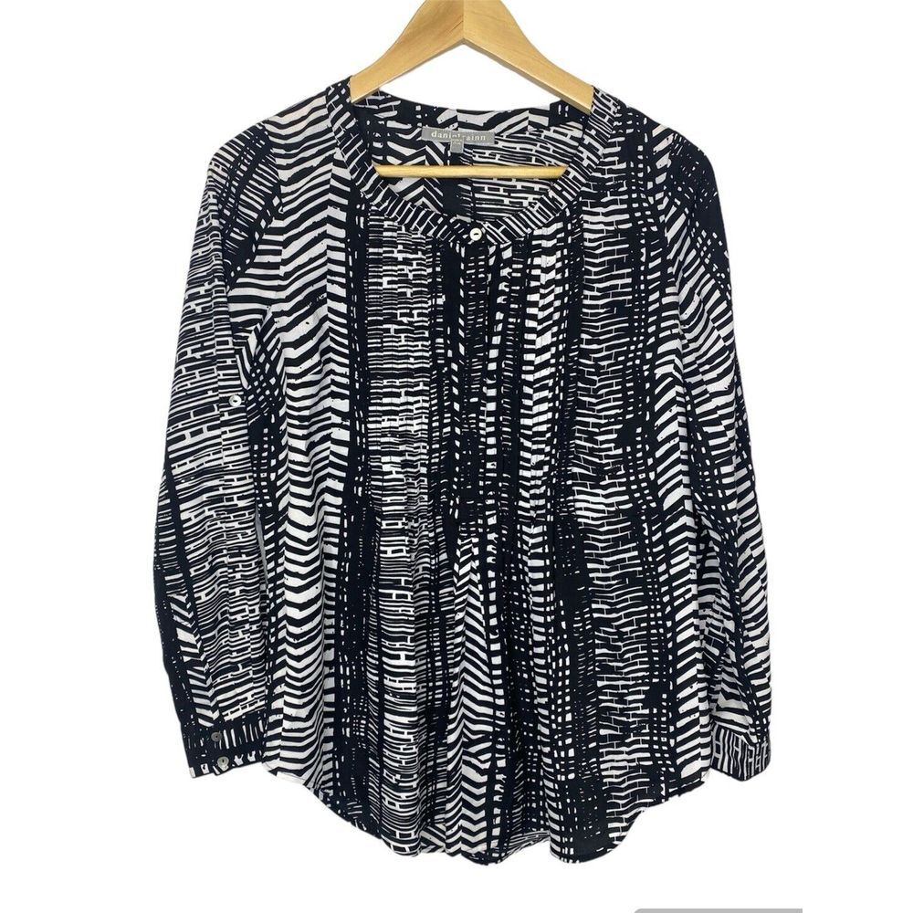 Daniel Rainn Womens Small Black White‎  Long Sleeve Blouse Casual Career Graphic
